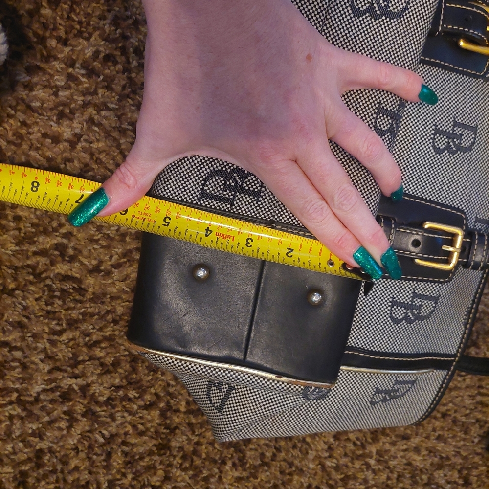 Dooney and bourke large classic logo tote. - Picture 6 of 9